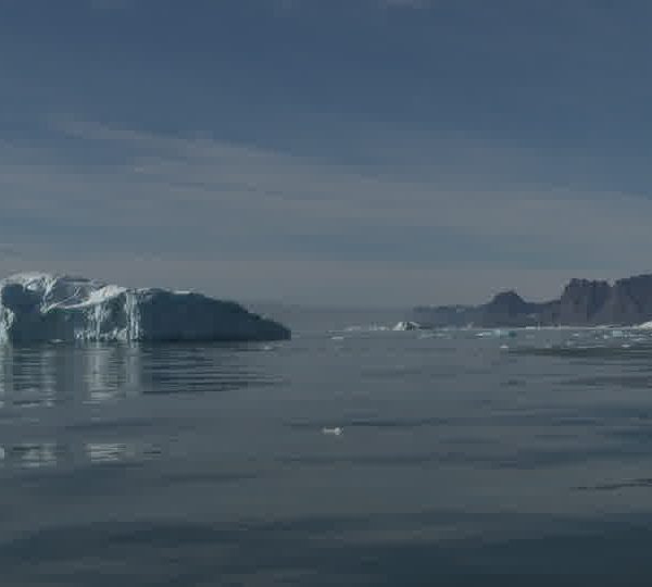 Iceberg_et_cote.jpg
