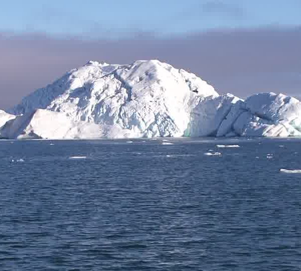Iceberg_plan_large_et_gros_plan.jpg
