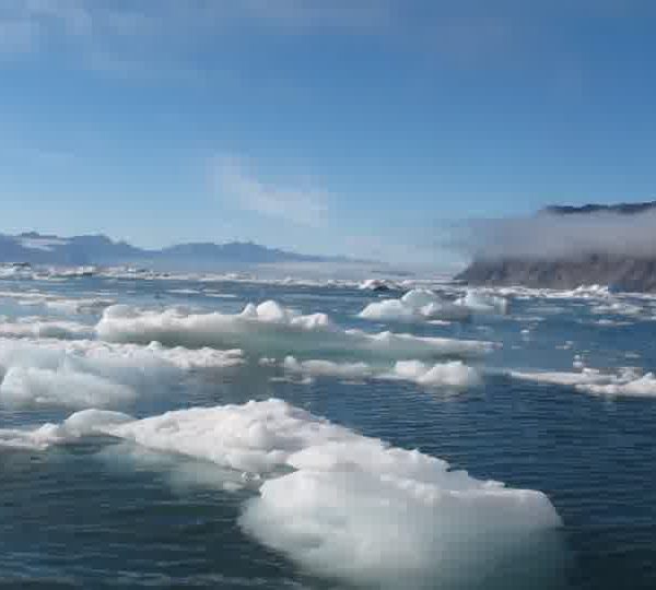 Jolie_Brasch_avec_brume_qui_coiffe_montagne.jpg