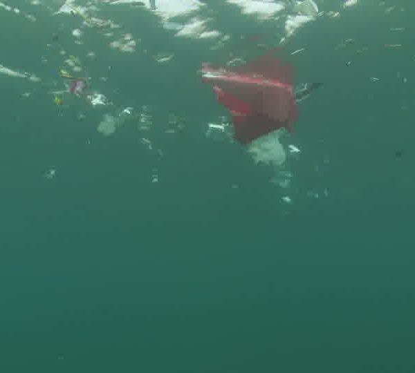 Pollution_surface_et_pano_vers_pollution_au_fond_OK